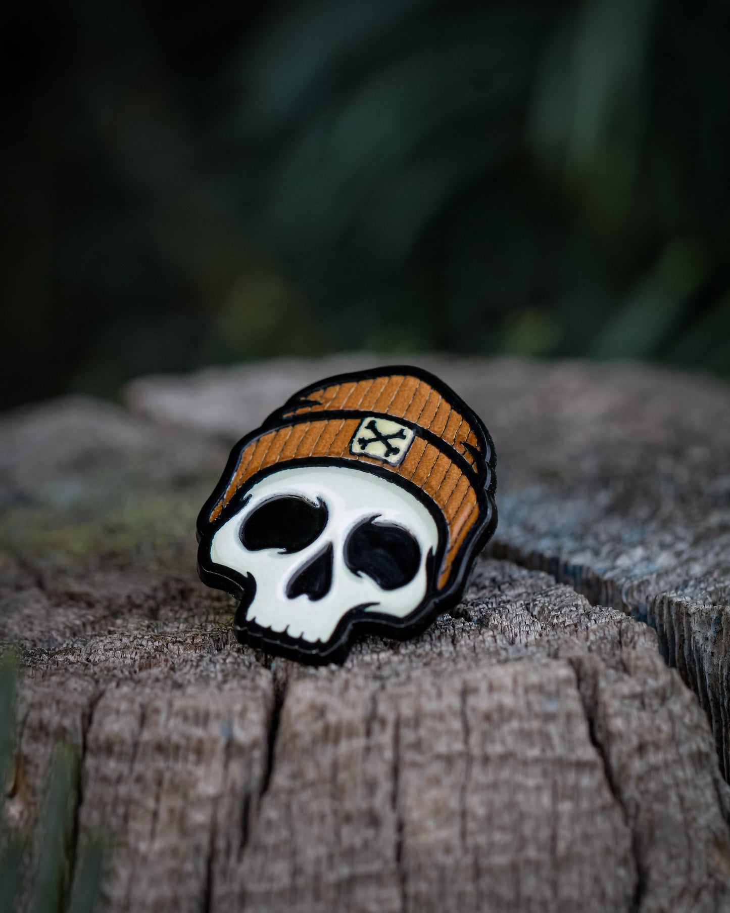 RIOT SKULL enamel pin